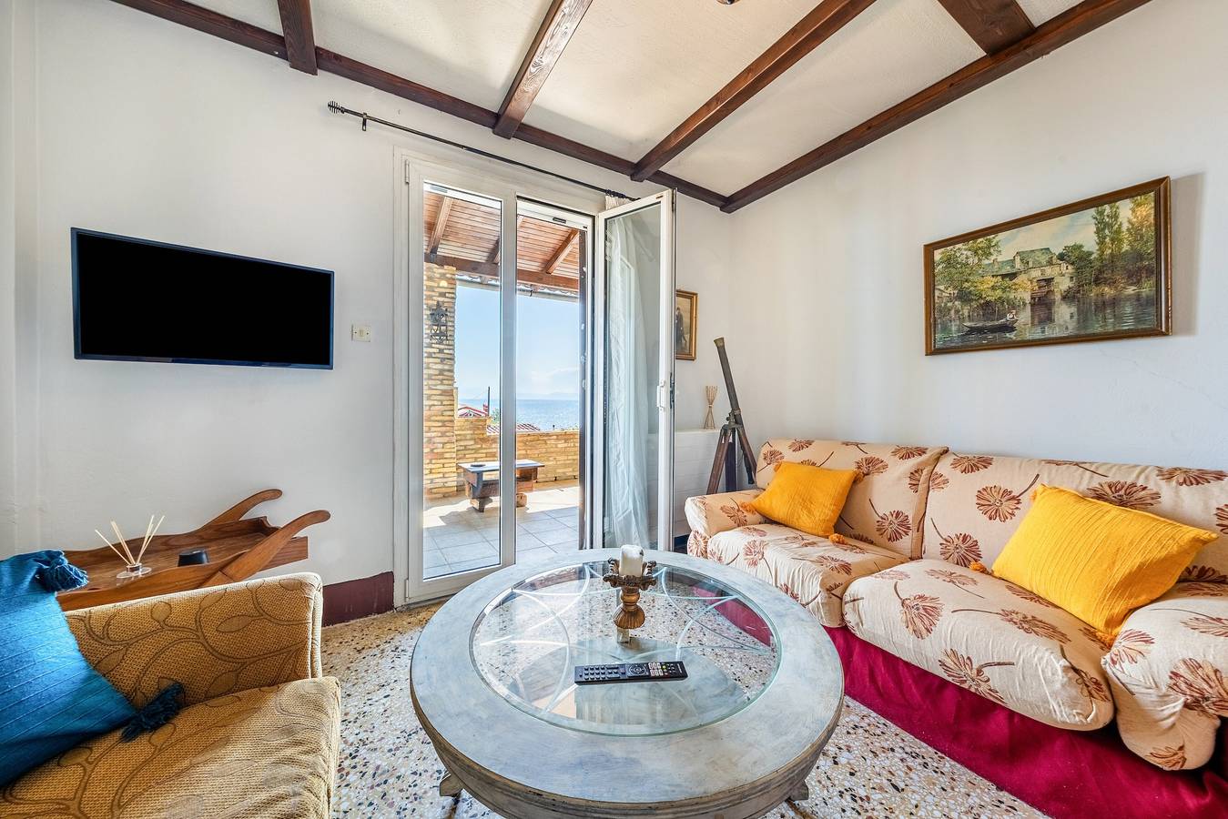 Ganze Wohnung, Apartment 'Marianthi-kaizer Bridge' mit Balkon, Wlan und Klimaanlage in Perama, Korfu