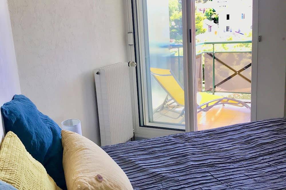 Appartement entier, T2 de 52m2,  plage à 10 mn à pied, au calme, grande terrasse in Biarritz, Région de Bayonne