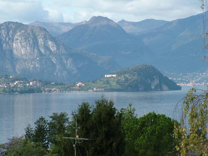 Chambre d’hôte pour 2 personnes, avec Balcon et Terrasse ainsi que Jardin et Vue à Lierna