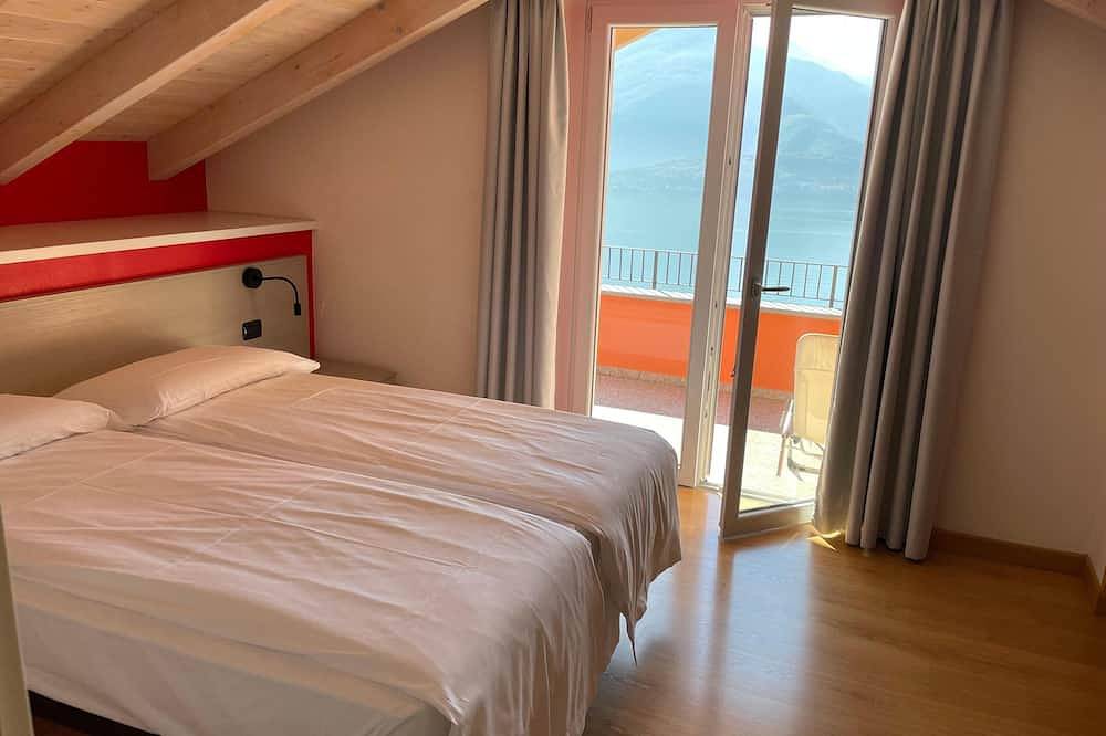 Ganze Wohnung, \"Residence Cafelicita – Lake-view apart. Simpatia, infinity pool & jacuzzi\" in San Carlo (Como), Gravedona ed Uniti