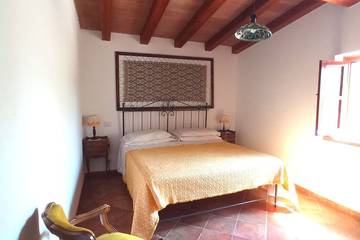 Agriturismo per 5 Persone in Sos Alinos, Orosei, Foto 1