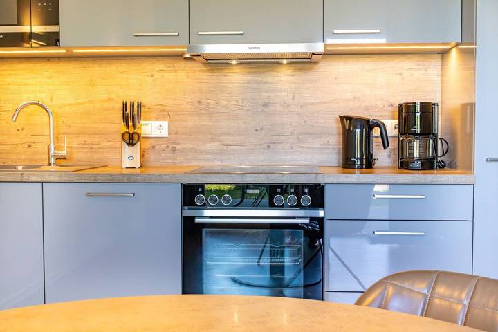 Ferienhaus für 4 Personen, mit Seeblick und Sauna sowie Garten in Hessen - 2