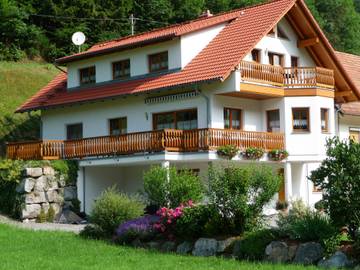 Ferienwohnung für 8 Personen, mit Garten in Mittlerer Schwarzwald