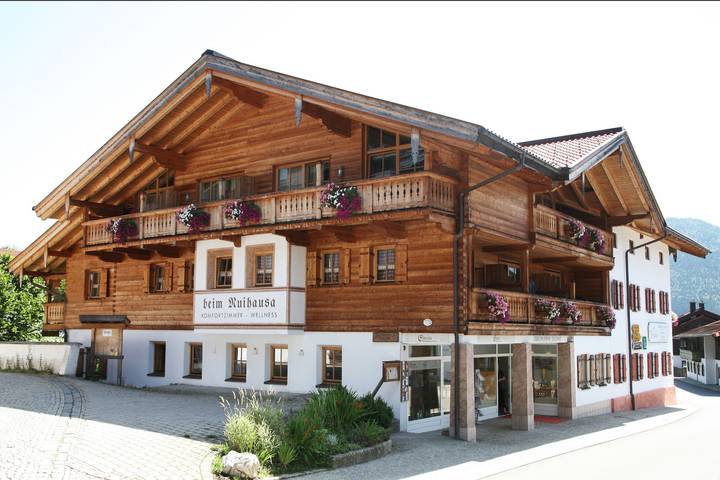 Beim Nuihausa - Economy Einzelzimmer mit Dusche/Wc, Sitzecke in Reit im Winkl, Bayerische Alpen