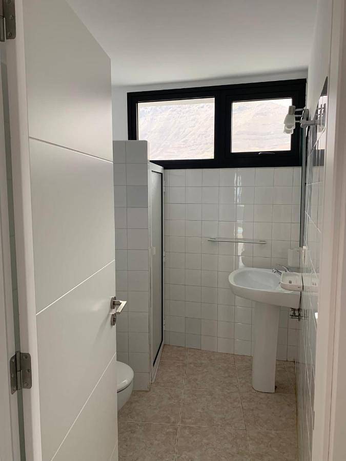 Casa rural para 5 personas, con vistas además de terraza y piscina en Famara - 4