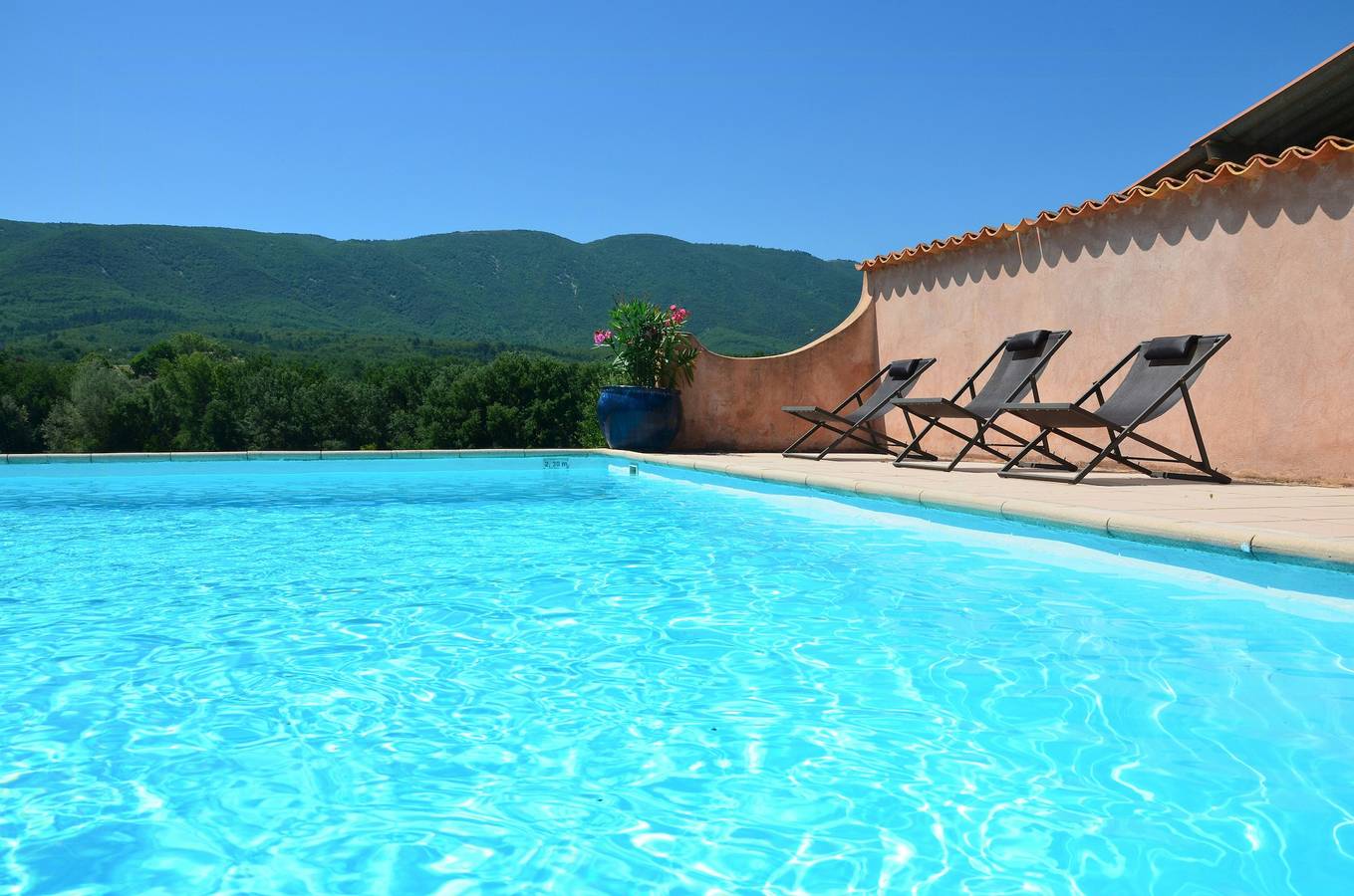 Villa lumineuse au cœur du Luberon in Céreste, Parc naturel régional du Luberon