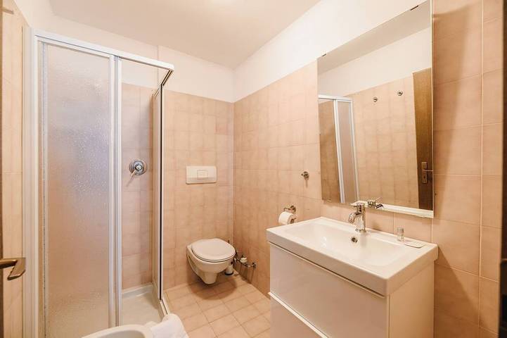 Ganze Wohnung, Wohnung in schönem Haus im K&K Stiel an der Piste und im Wandergebiet mit WIFI in Karersee, San Giovanni di Fassa
