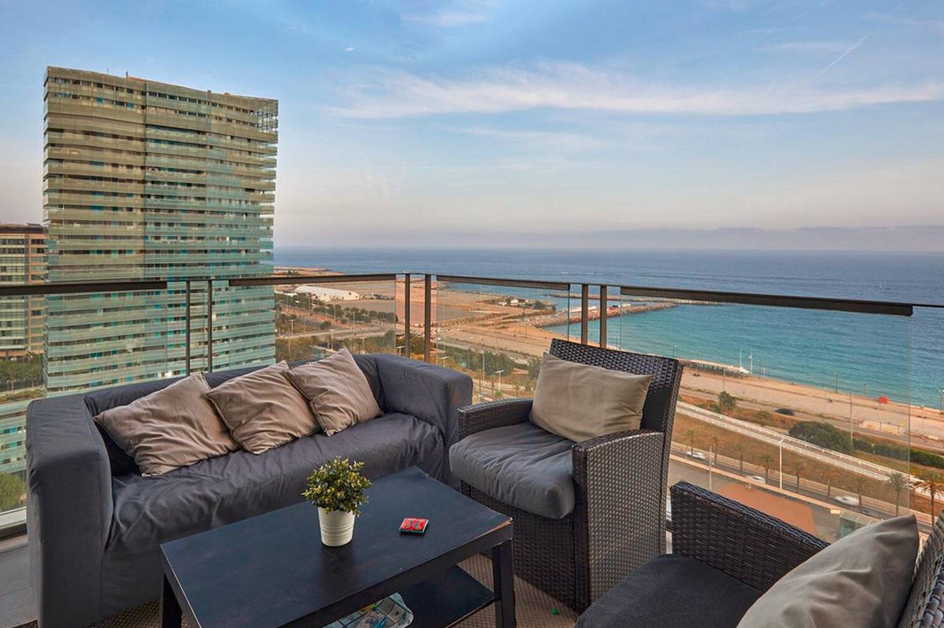 Entire apartment, Luxury apartment with amazing views in Barcelona Beach, Barcelona