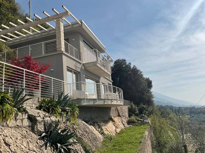 Villa für 6 Personen, mit Balkon und Whirlpool sowie Terrasse und Garten in Malcesine - 4