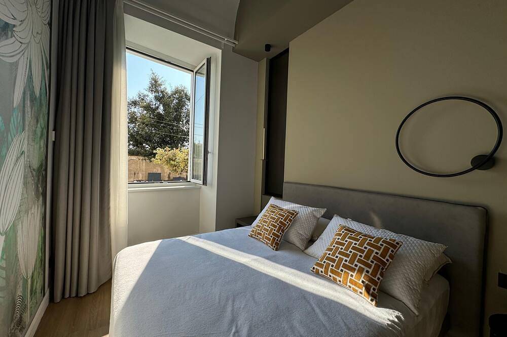 Entire apartment, Vesuvius Palace Aparthotel - Suite Bacco in Ercolano, Vesuvio National Park