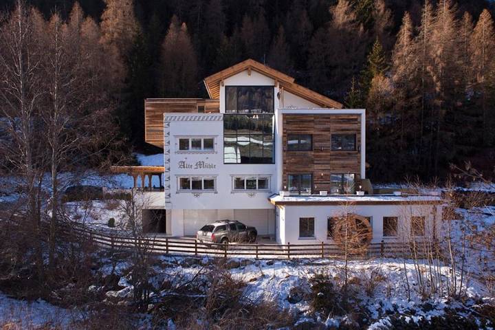 Ferienwohnung für 8 Personen, mit Balkon und Terrasse sowie Garten und Sauna in Nauders