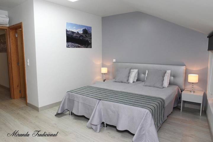 Apartamento para 5 personas, con Balcón además de Terraza y Vistas en Miranda do Douro