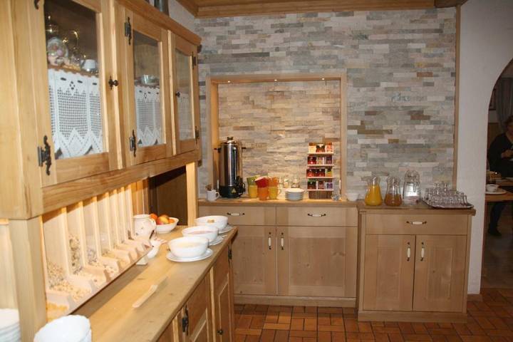 Hotel für 2 Personen, mit Balkon und Terrasse sowie Garten und Sauna in Wackersberg - 4