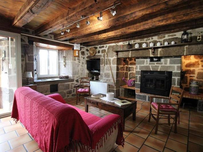 Location de vacances pour 6 personnes, avec jardin à Jou-sous-Monjou - 4
