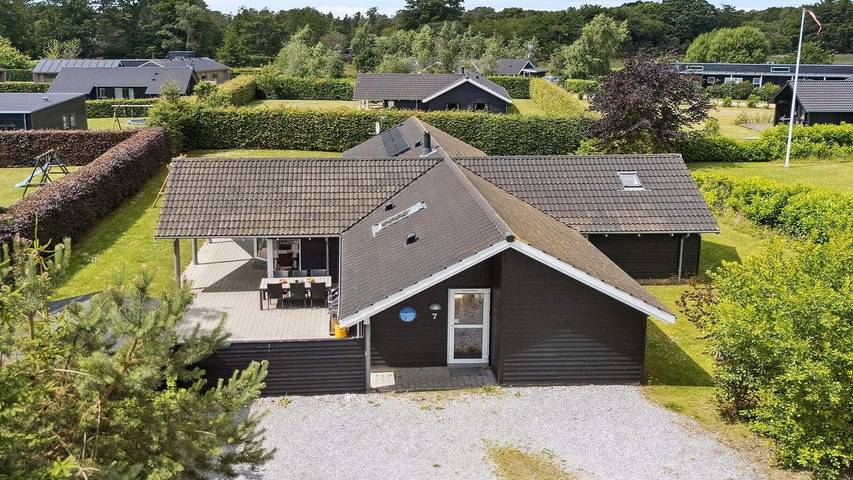 Ferienhaus für 15 Personen, mit Sauna und Whirlpool sowie Garten und Pool in Ahl Strand - 4