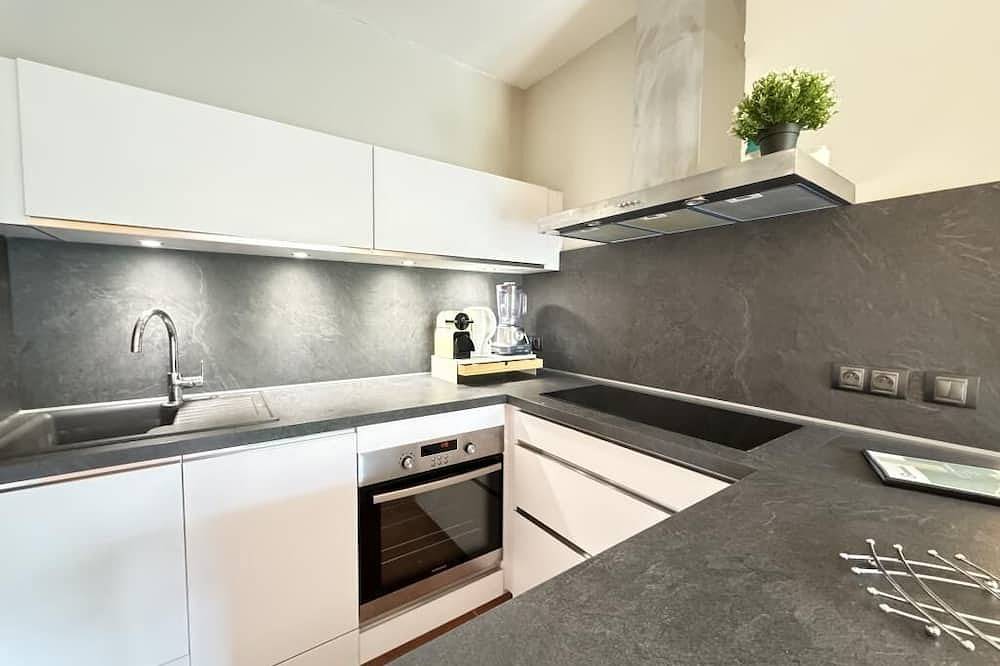 Entire apartment, Spacious apartment 2 pers + Balcony in Chamalières, Volcans d'Auvergne Regional Nature Park