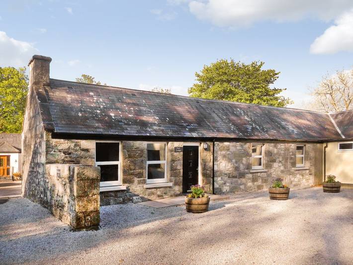 Log cabin for 4 people, with garden in Newton Stewart