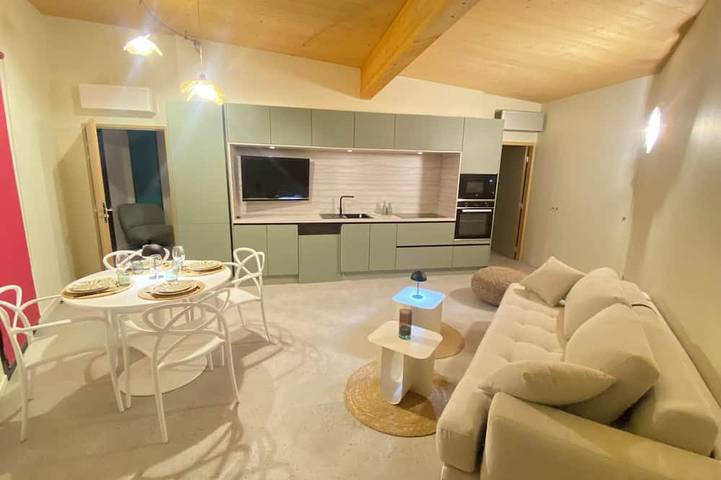 Gîte pour 4 personnes, avec Jardin et Piscine à Nantoux - 2