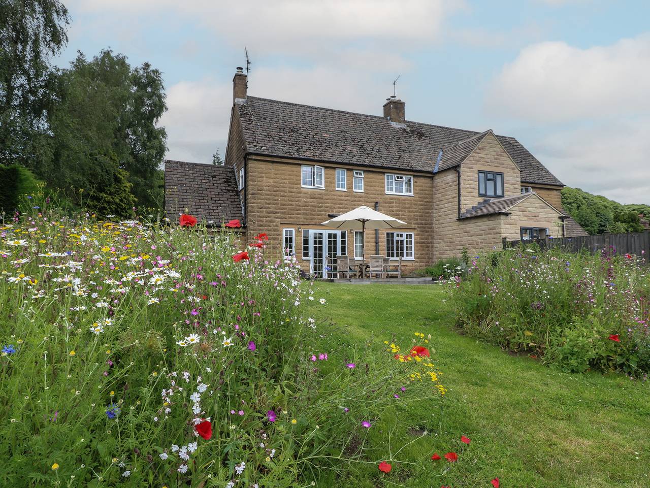 Ivet Lowe in Hopton (Derbyshire), Derbyshire