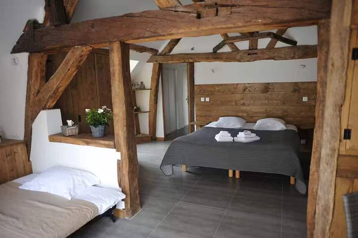 Chambre d’hôte pour 14 personnes à Pommeuse - 2
