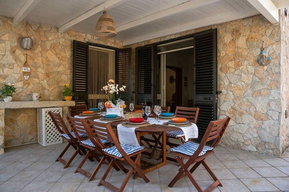 Accogliente villetta con giardino terrazzato in Leuca, Castrignano del Capo