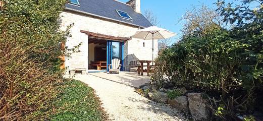 Gîte pour 4 personnes, avec terrasse et jardin à Kermoroc'h