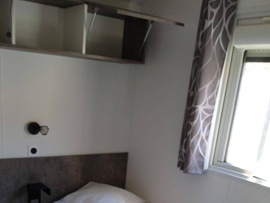 Flower camping La Marmotte - Mobilhome 4 personnes - Confort 27m² - 2 chambres + Terrasse couverte + Clim réversible + Tv in Mérens-les-Vals, Pyrénées