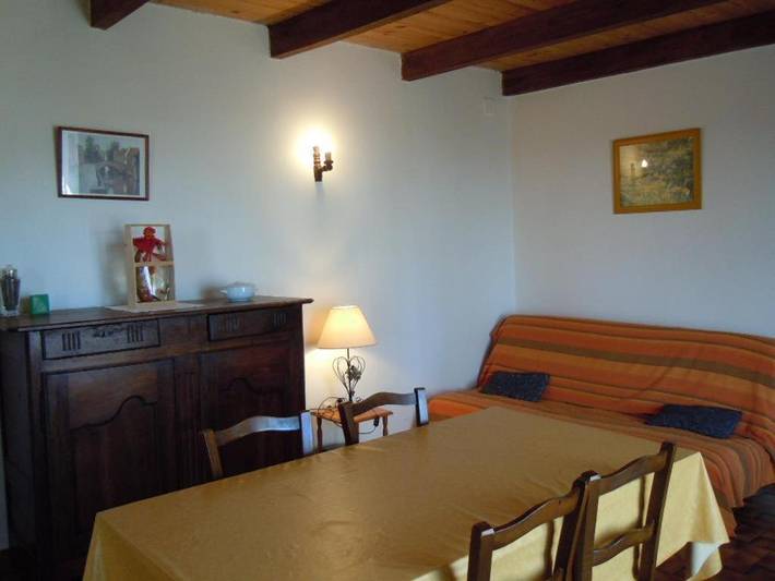Location de vacances pour 4 personnes, avec jardin et terrasse ainsi que piscine et vue dans Belmont-Sainte-Foi - 2