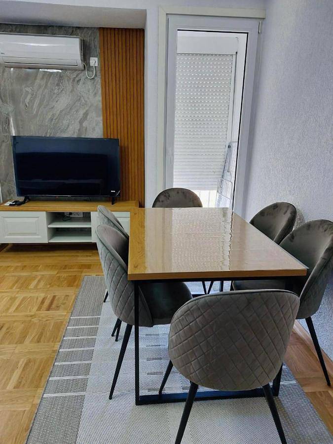 Ferienwohnung für 5 Personen, mit Terrasse und Ausblick in Bar