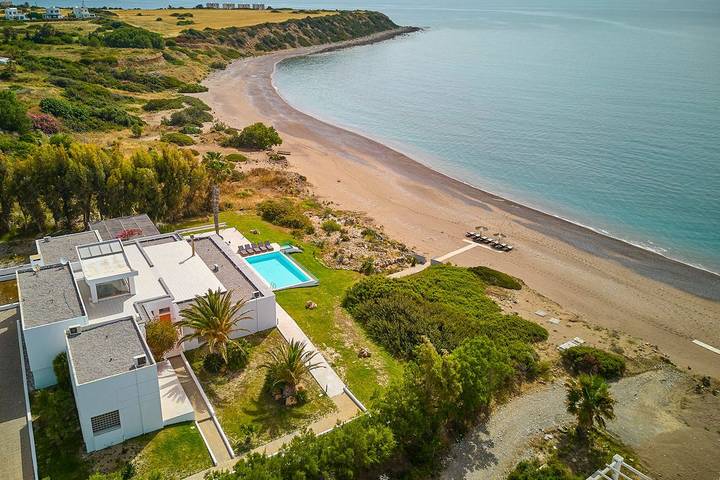 Villa für 14 Personen, mit Terrasse und Pool sowie Garten auf Rhodos - 2