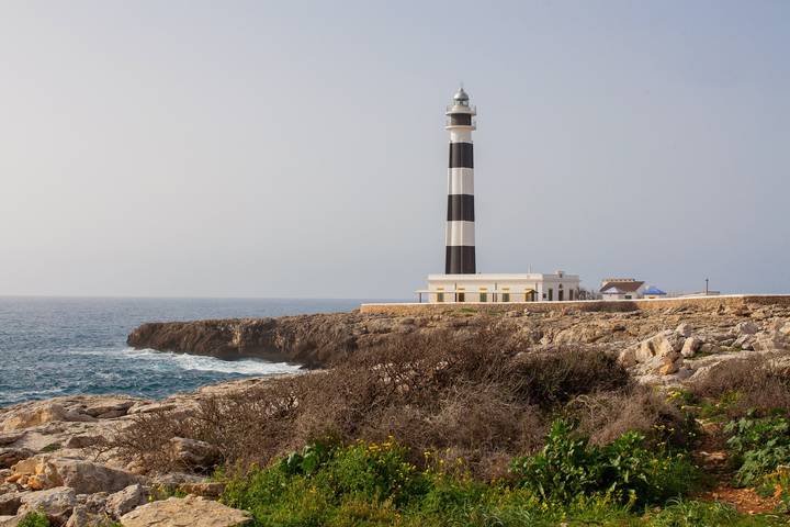 Hel lejlighed, Holiday Apartment El Faro 8 with Sea View, Wi-Fi, Terrace & Shared Pool in Cala en Bosc, Ciutadella