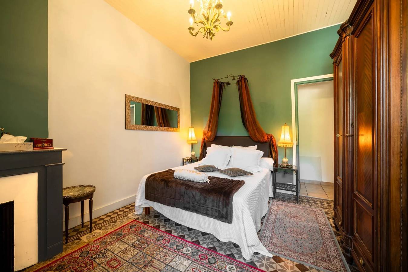 Ganze Wohnung, Appartement „Chopin“ mit Bergblick, Gemeinschaftspool und Wlan in Vals-les-Bains, Parc naturel régional des Monts d'Ardèche