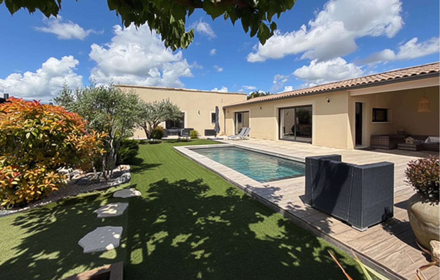 Apartamento con vistas a la montaña | A/C, piscina, parking y WiFi in Robion, Parque natural regional del Luberon