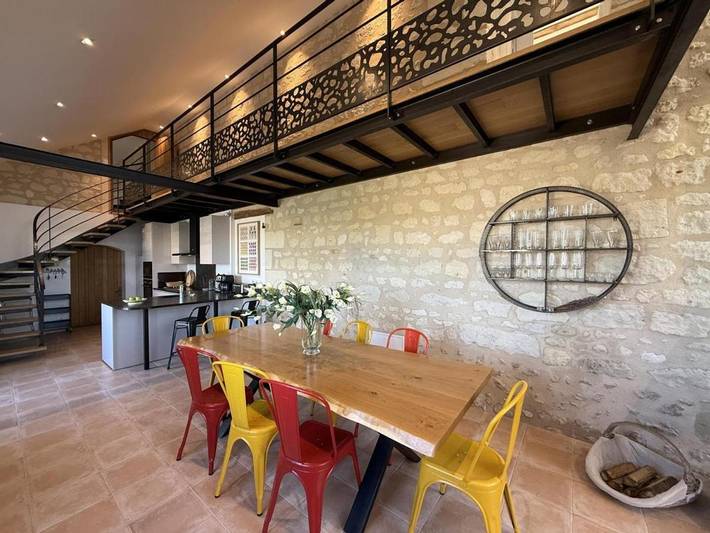 Location de vacances pour 9 personnes, avec piscine ainsi que jardin et terrasse à La Chapelle-sur-Loire - 4