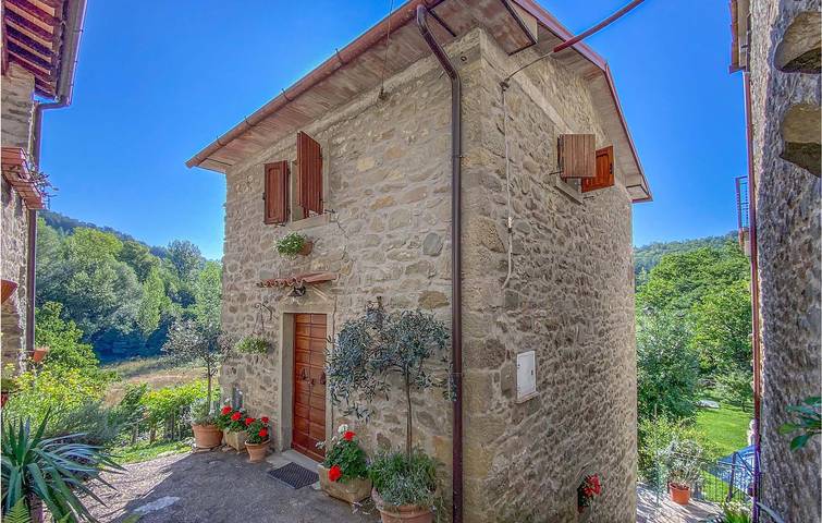 Casa vacanza per 2 persone, con Terrazza e Giardino a Caprese Michelangelo