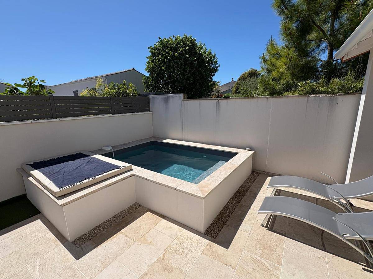 Three-Bedroom Villa in Saint-Palais-sur-Mer, Côte de Beauté