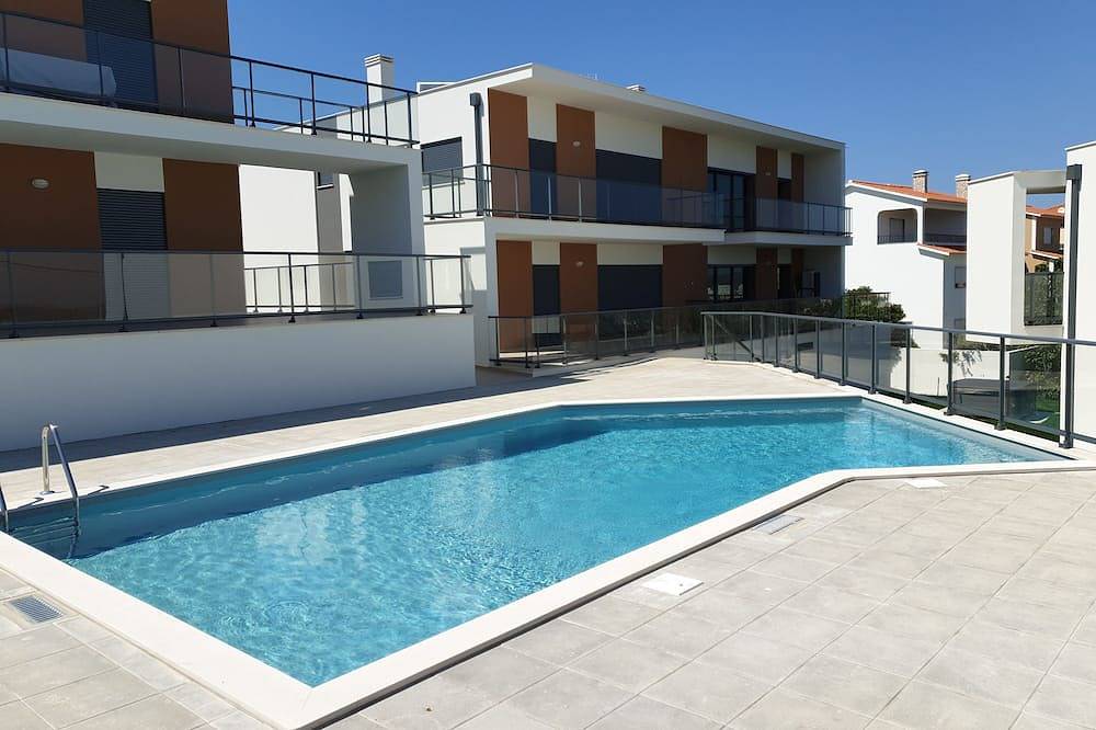 Hel lägenhet, Nabaía, ground floor new apartment 7-9 pers. with sea view in Salir do Porto in Salir do Porto, Tornada e Salir do Porto