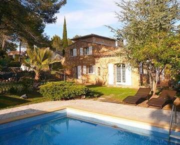 Gîte pour 2 personnes, avec vue ainsi que jardin et piscine, animaux acceptés à Bagnols-en-Forêt