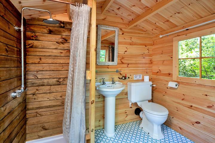 Daisy Glamping Pod in Hampshire