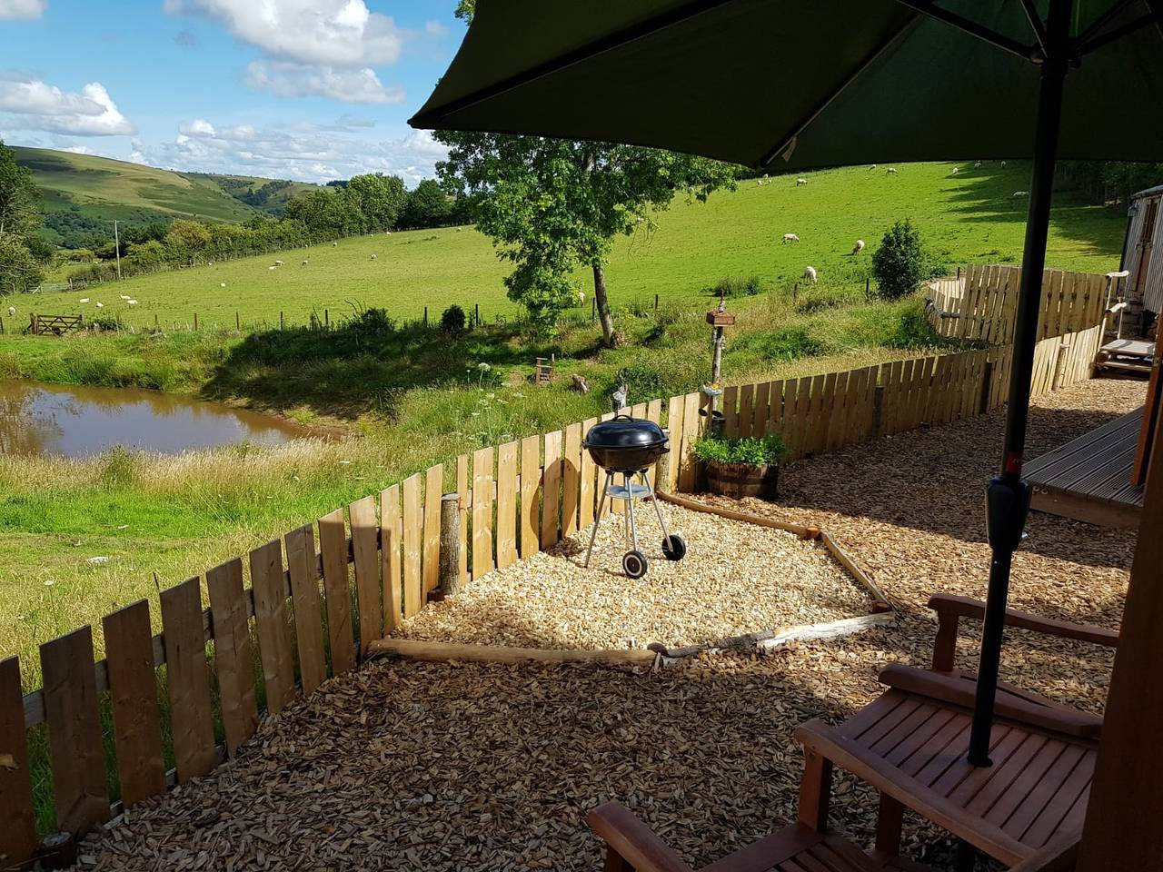 Cozy Cabin Retreat - Sleeps 2 & a Child in Shropshire Hills