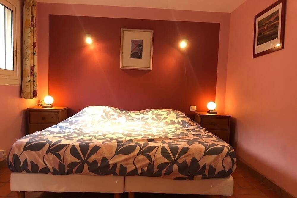 Stone country house in absolute peace and quiet! 100% private house and pool in Figanières, Draguignan Region