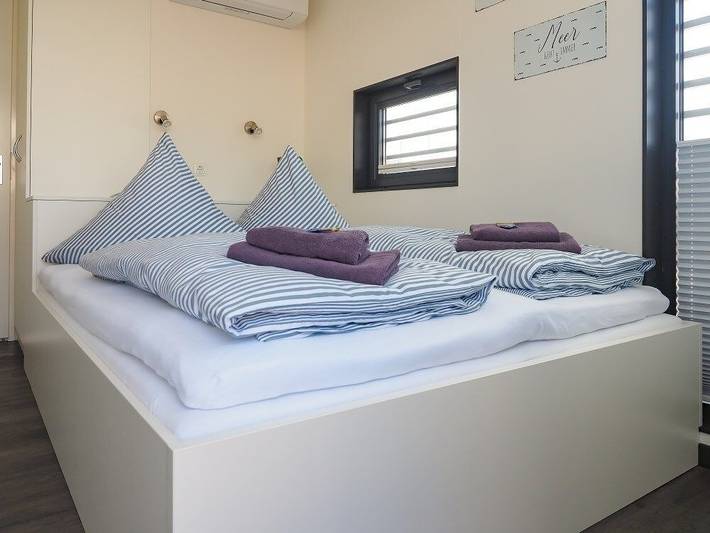 Hausboot für 4 Personen, mit Terrasse und Seeblick am Greifswalder Bodden - 2