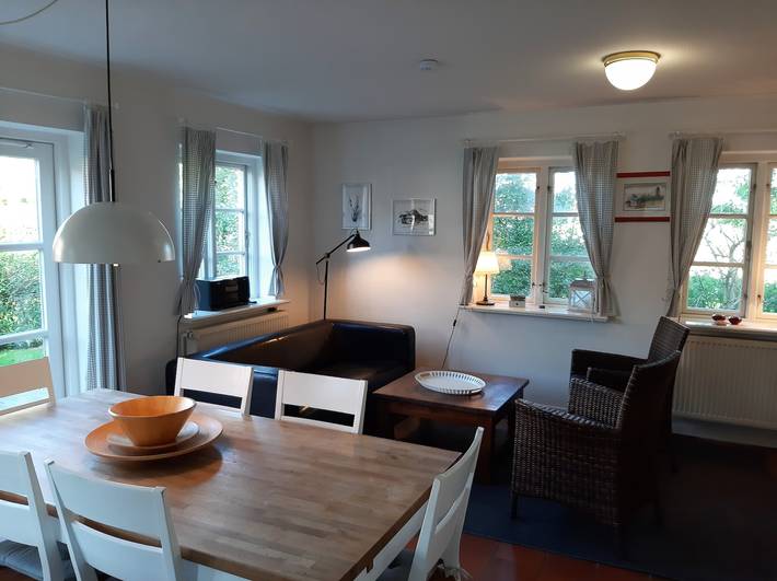 Ferienhaus für 4 Personen, mit Terrasse und Garten in Alkersum - 2