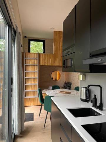 Gîte pour 10 personnes, avec piscine et jardin, adapté aux familles à Groede