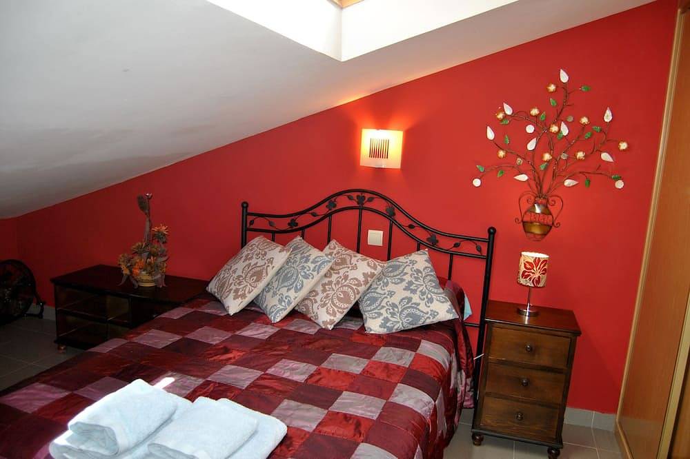 Apartamento entero, Apartamento 3 Dormitorios Rural Luxury 6 personas en plena sierra de Guadarrama in Collado Mediano, Provincia de Madrid