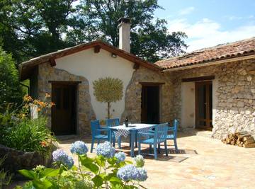 Gîte pour 4 personnes, avec jardin et terrasse dans Rivière souterraine de Labouiche