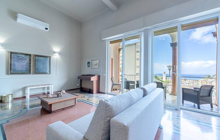 Appartamento intero, Appartamento Sunny Beach con A/C e parcheggio, a 500 m dalla spiaggia in Recco, Riviera di Levante