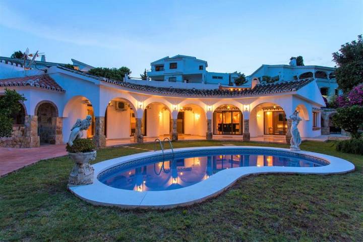 Villa voor 8 personen, met tuin en balkon in Benalmádena