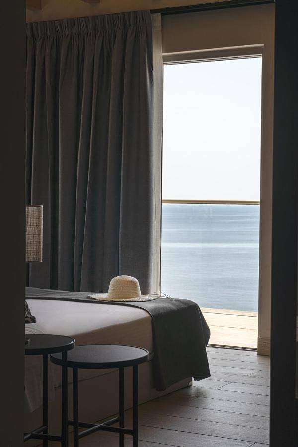 Hôtel pour 2 personnes, avec vue ainsi que piscine et balcon dans Chóra Sfakíon - 2