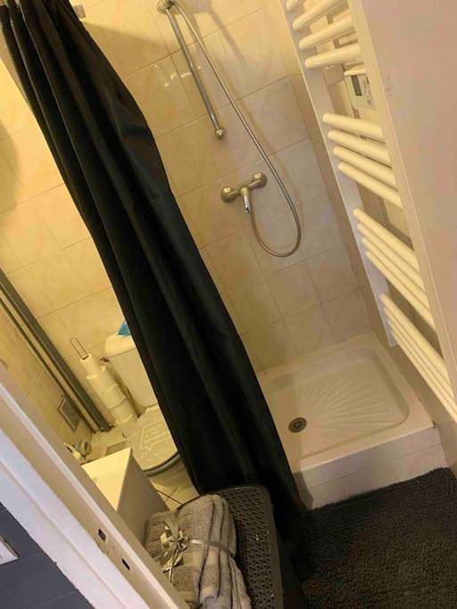 Appartement entier, One-Bedroom Apartment in Morangis, Essonne